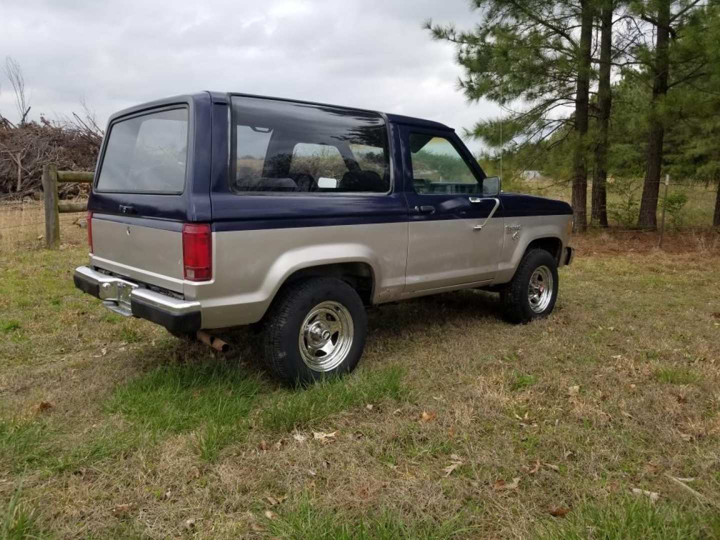 2nd Image of a 1986 FORD BRONCO II