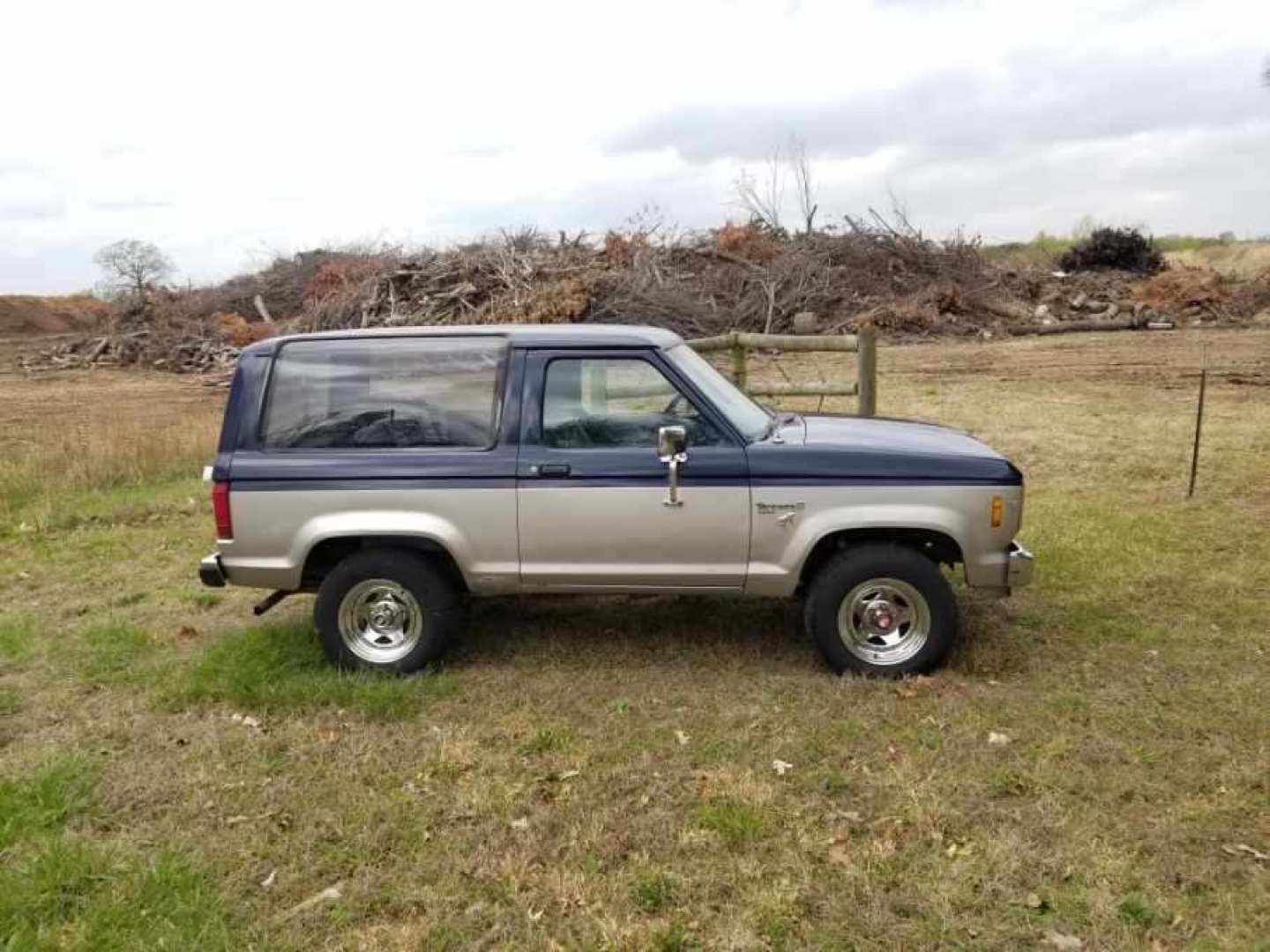 3rd Image of a 1986 FORD BRONCO II