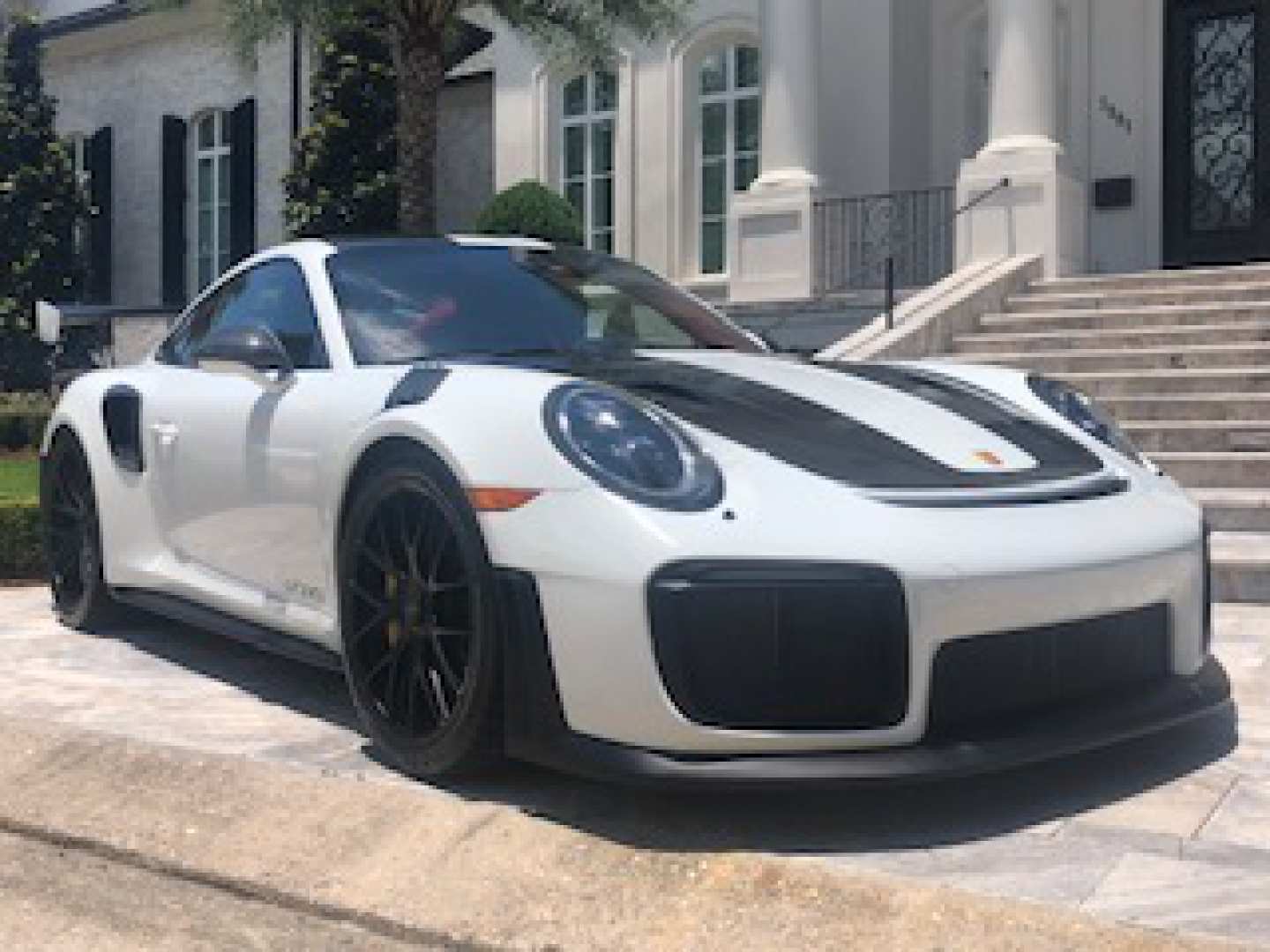 5th Image of a 2018 PORSCHE 911 GT2 RS