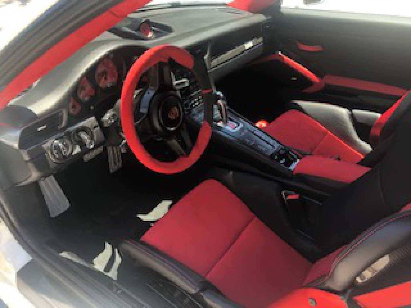 14th Image of a 2018 PORSCHE 911 GT2 RS