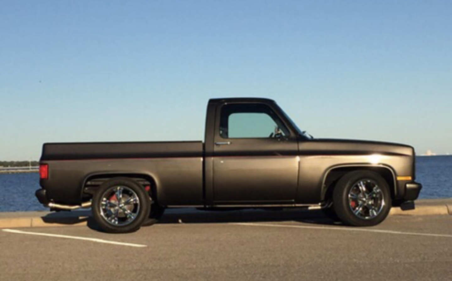 2nd Image of a 1984 CHEVROLET C10