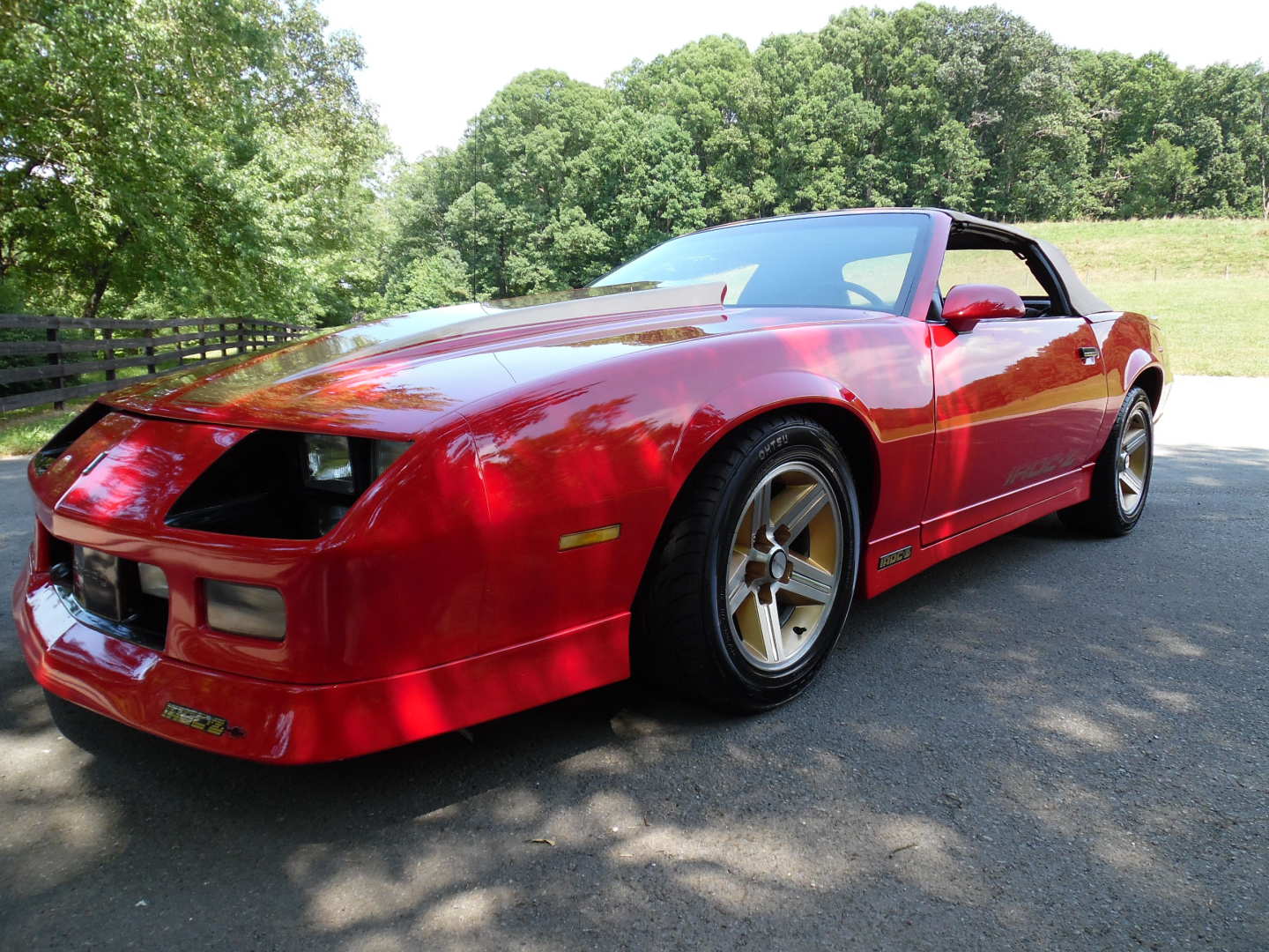 2nd Image of a 1989 CHEVROLET CAMARO IROC-Z