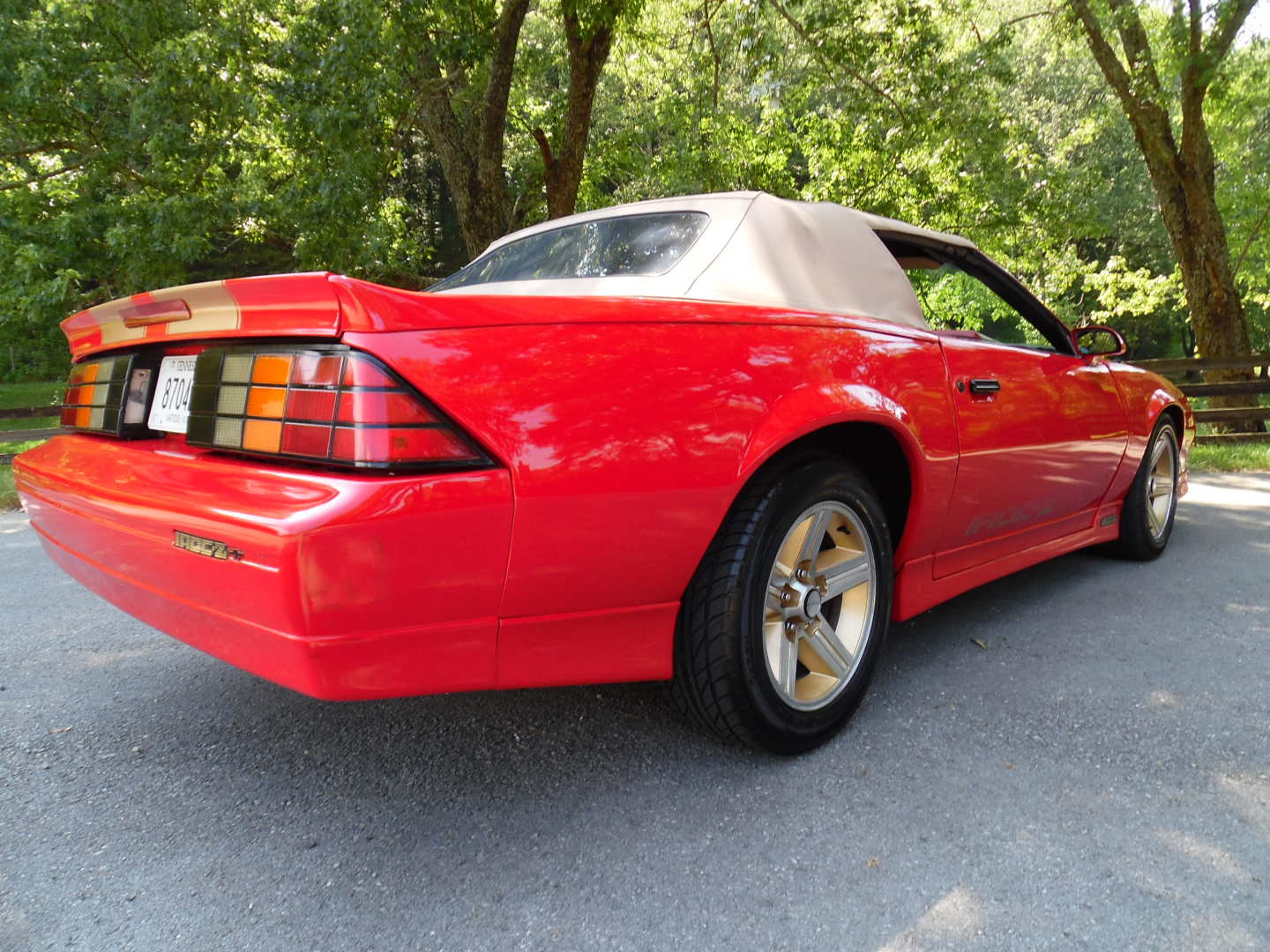 3rd Image of a 1989 CHEVROLET CAMARO IROC-Z