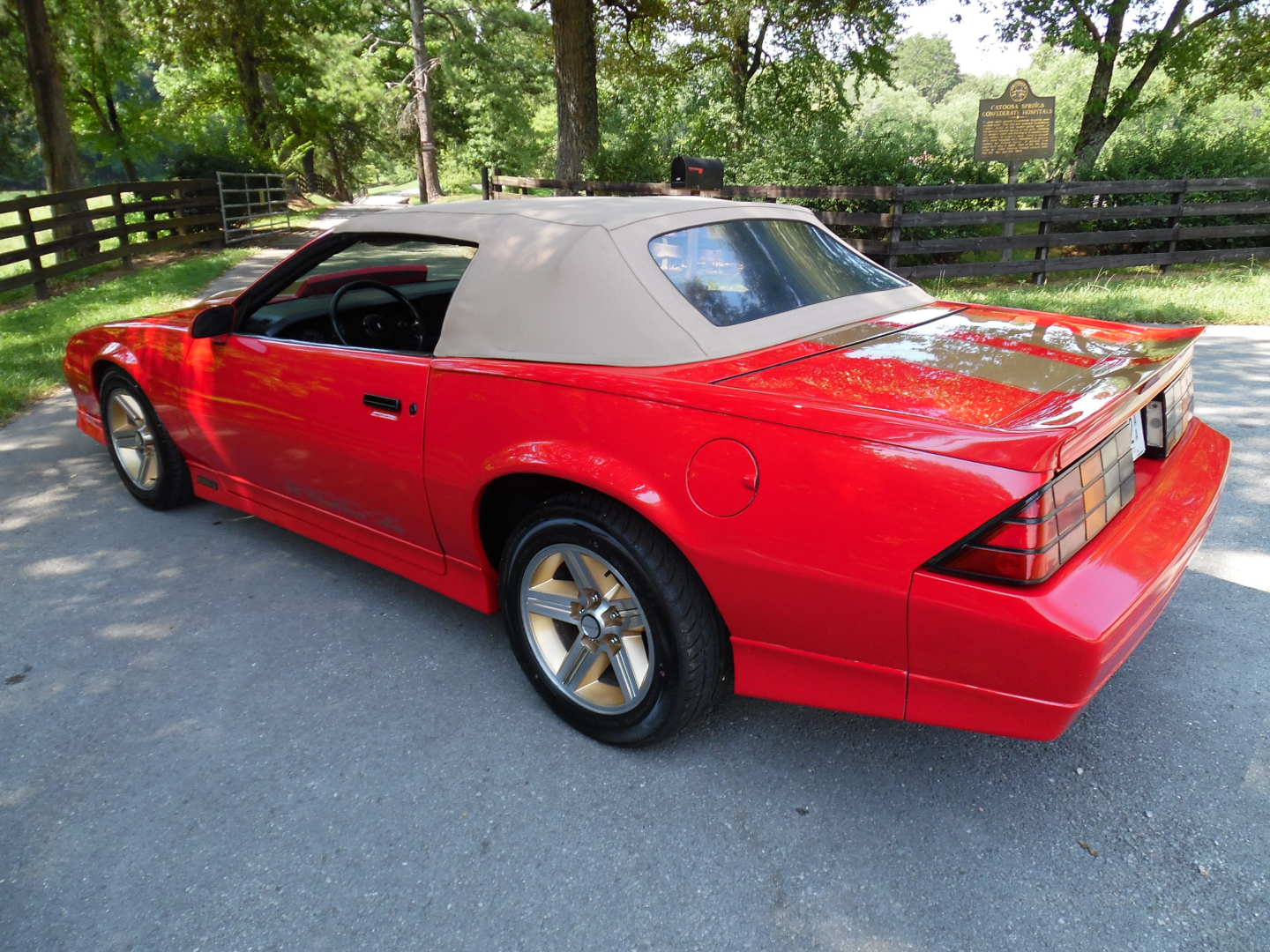 5th Image of a 1989 CHEVROLET CAMARO IROC-Z