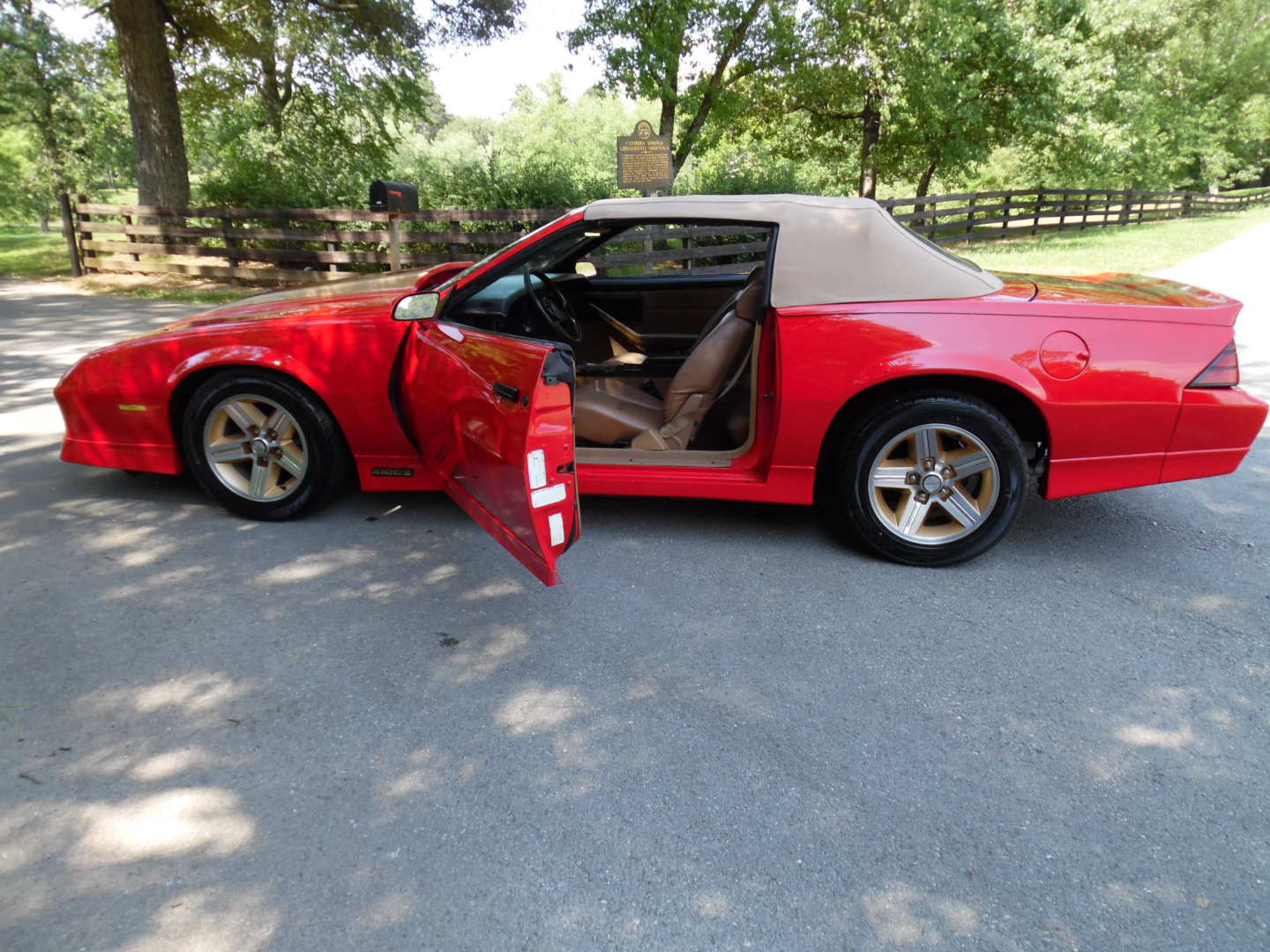 7th Image of a 1989 CHEVROLET CAMARO IROC-Z