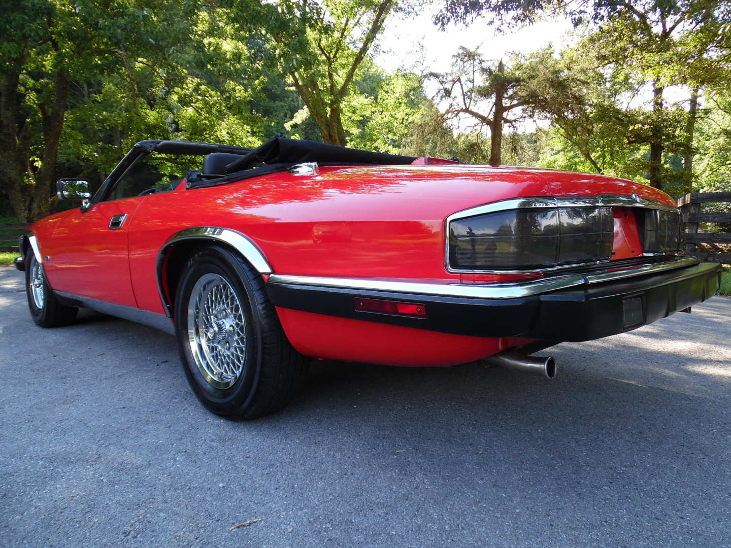 2nd Image of a 1993 JAGUAR XJS XJ