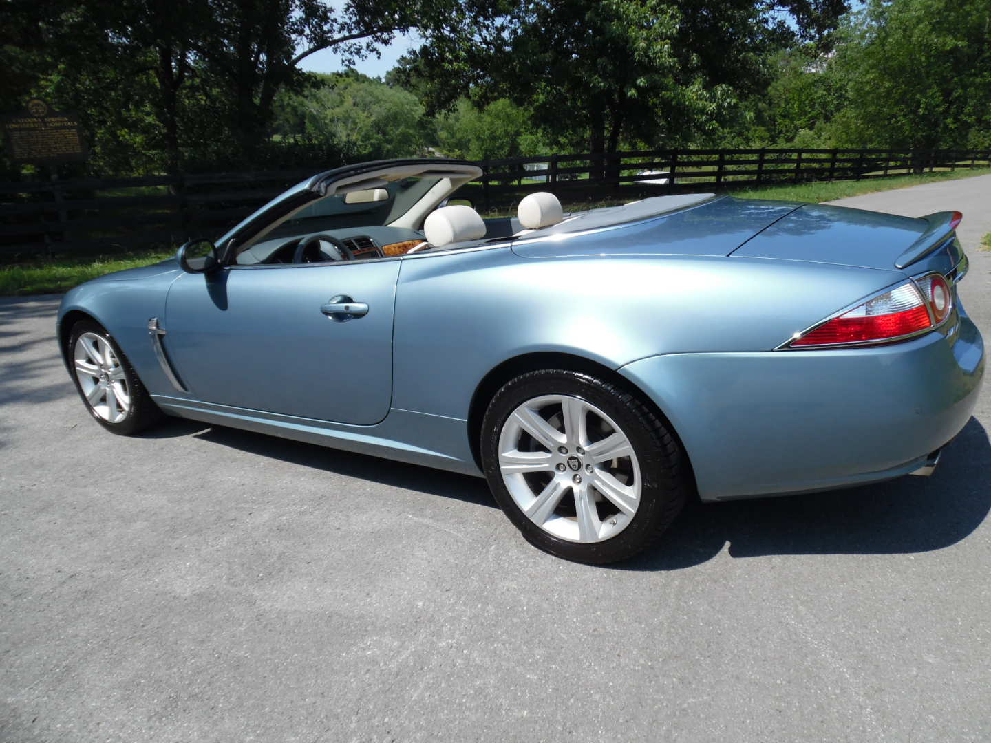 2nd Image of a 2007 JAGUAR XK XK