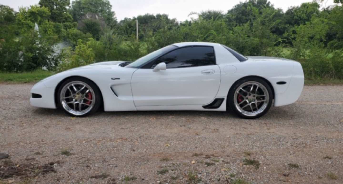 0th Image of a 2001 CHEVROLET CORVETTE Z06