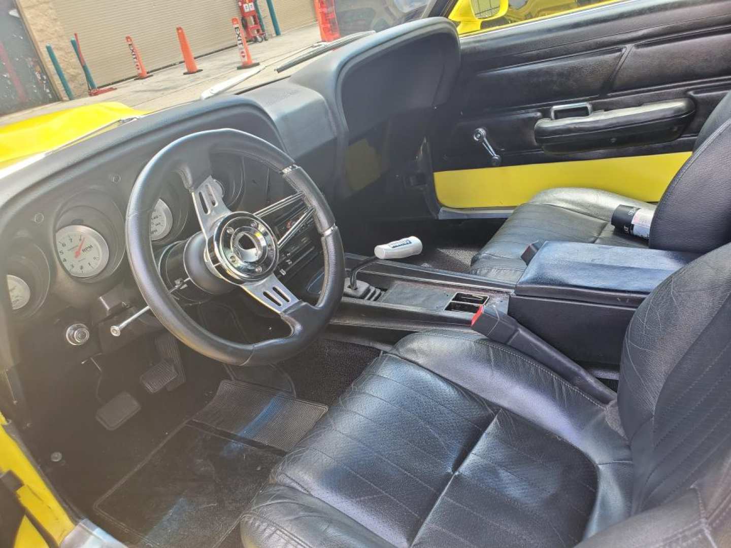 4th Image of a 1970 FORD MUSTANG