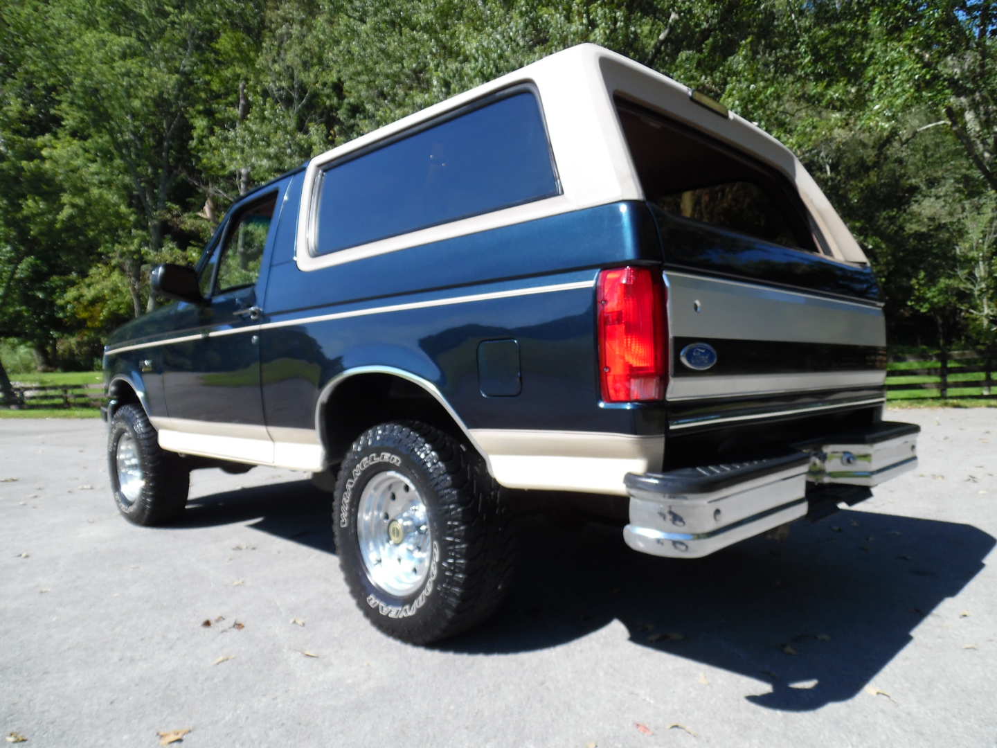 2nd Image of a 1996 FORD BRONCO EDDIE BAUER