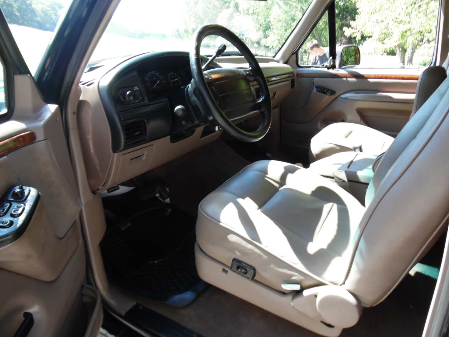 6th Image of a 1996 FORD BRONCO EDDIE BAUER