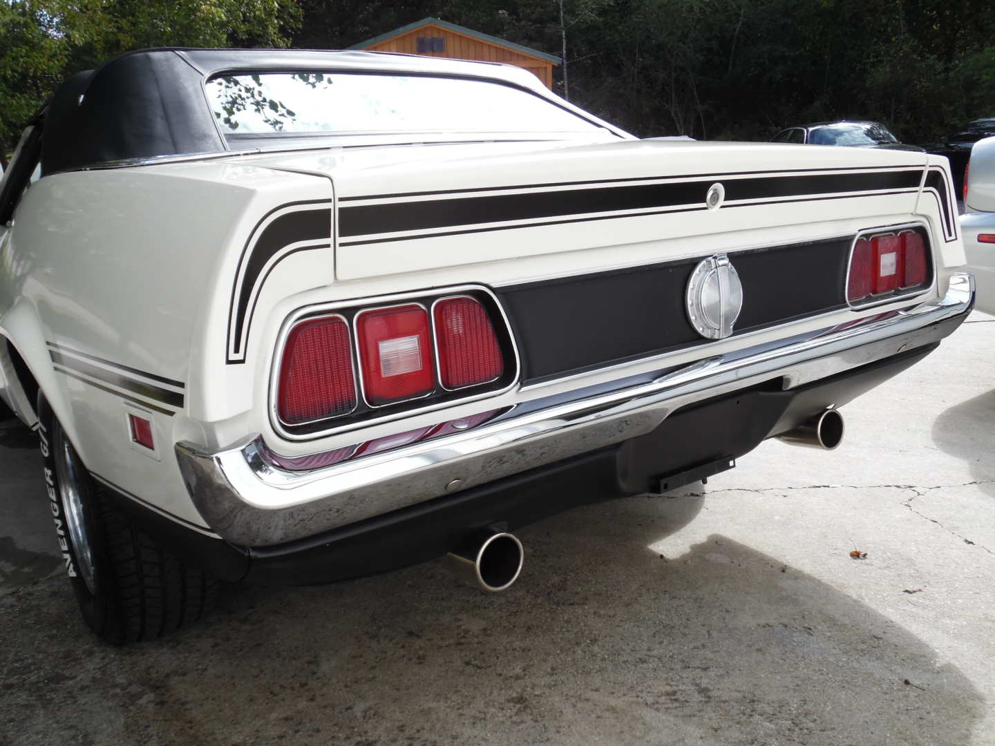 3rd Image of a 1972 FORD MUSTANG