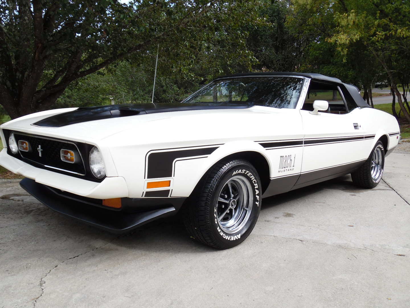 4th Image of a 1972 FORD MUSTANG