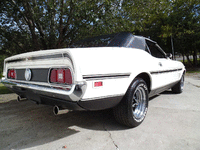 Image 2 of 17 of a 1972 FORD MUSTANG