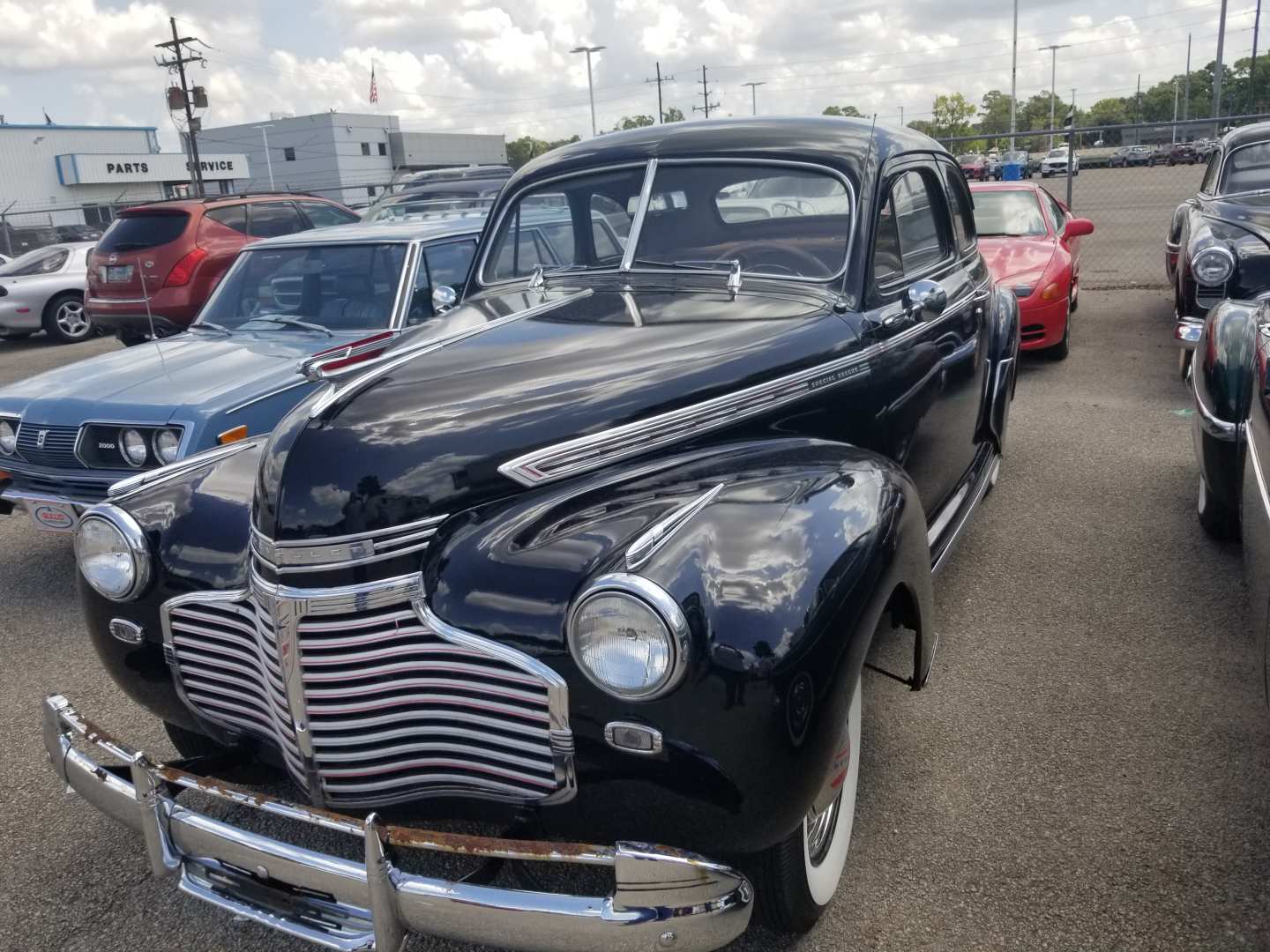 2nd Image of a 1941 CHEVROLET SPECIAL DELUXE