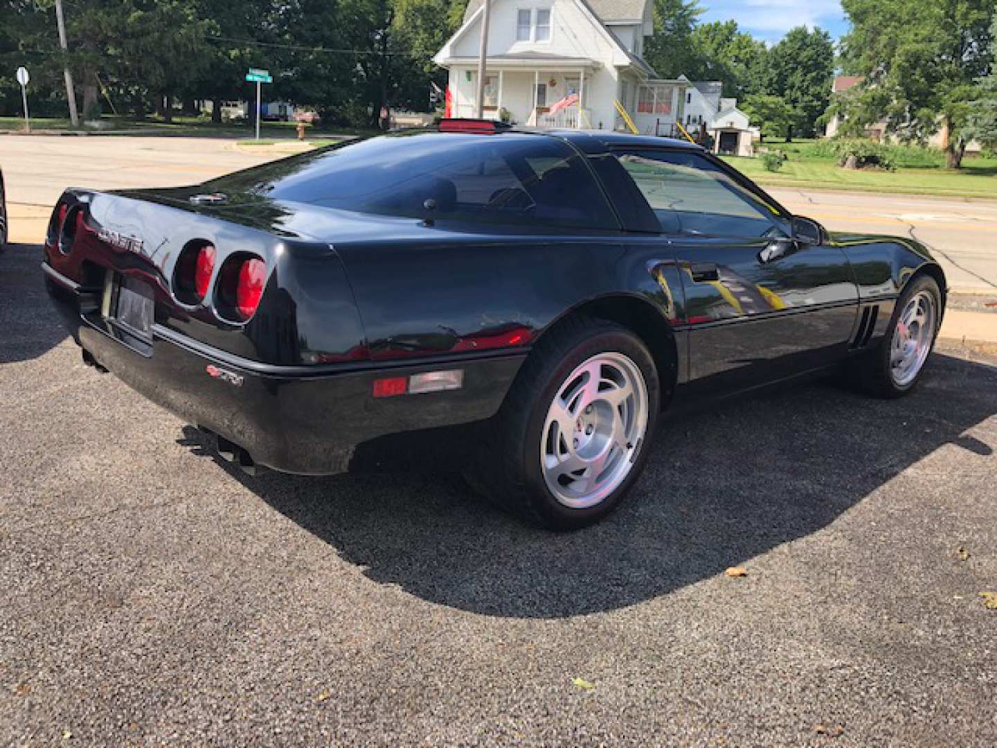 2nd Image of a 1990 CHEVROLET CORVETTE ZR1