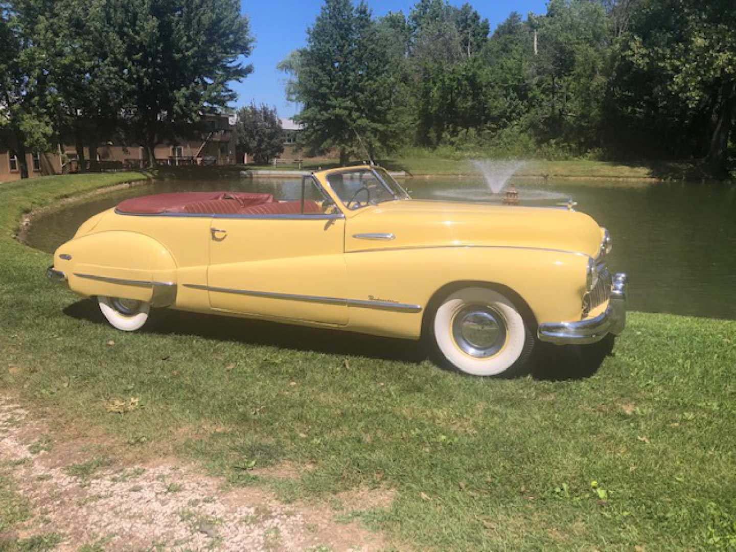 3rd Image of a 1948 BUICK ROADMASTER