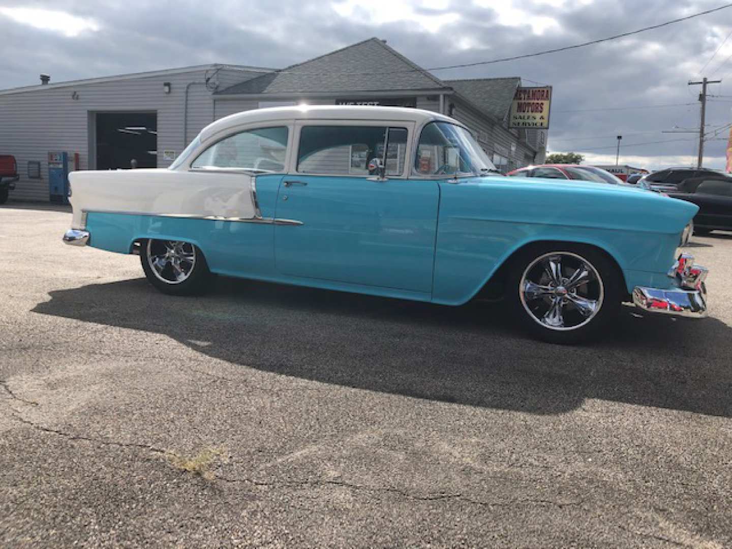 4th Image of a 1955 CHEVROLET RESTOMOD
