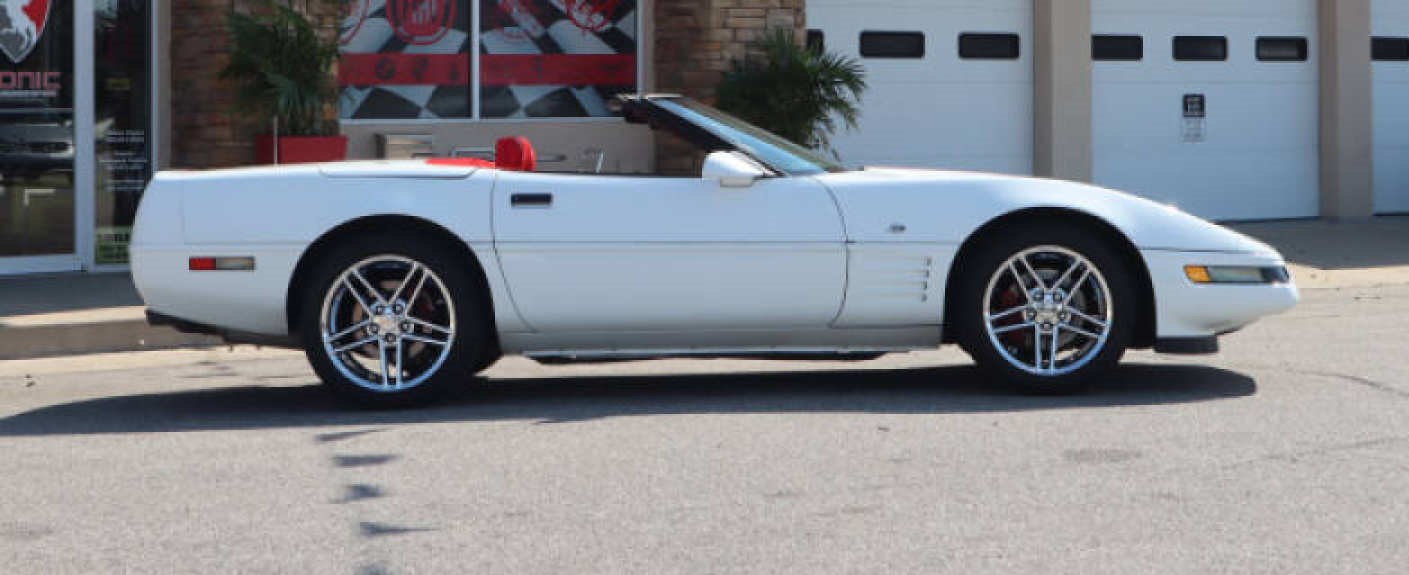2nd Image of a 2007 CHEVROLET CORVETTE