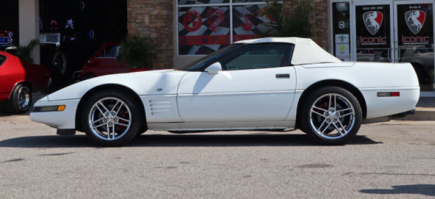 3rd Image of a 2007 CHEVROLET CORVETTE