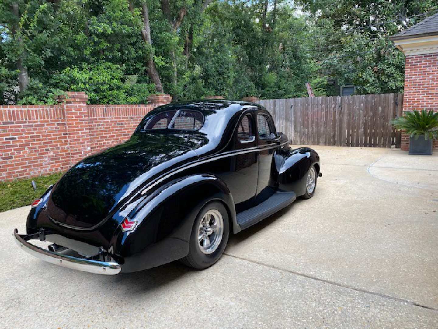 1st Image of a 1940 FORD DELUXE