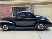 Image 4 of 17 of a 1940 FORD DELUXE