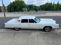 Image 4 of 7 of a 1977 LINCOLN TOWNCAR