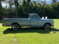 Image 4 of 12 of a 1972 CHEVROLET C10