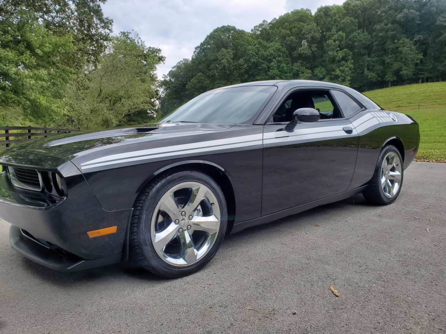 0th Image of a 2013 DODGE CHALLENGER SXT