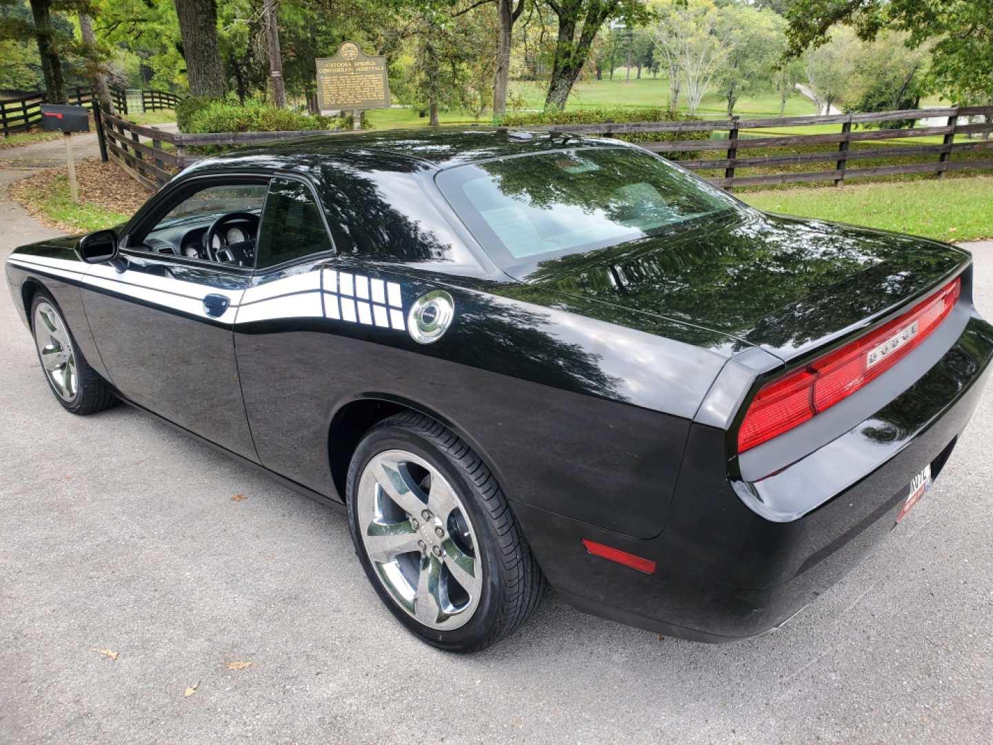 4th Image of a 2013 DODGE CHALLENGER SXT