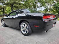 Image 3 of 14 of a 2013 DODGE CHALLENGER SXT