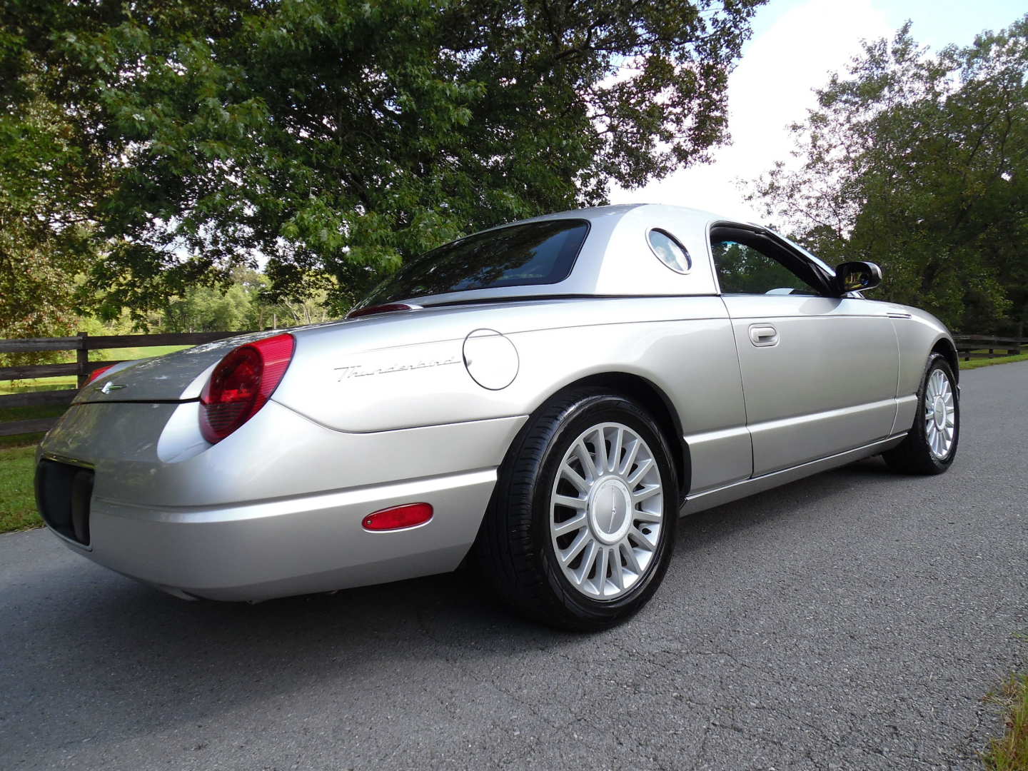 1st Image of a 2005 FORD THUNDERBIRD PREMIUM HARDTOP