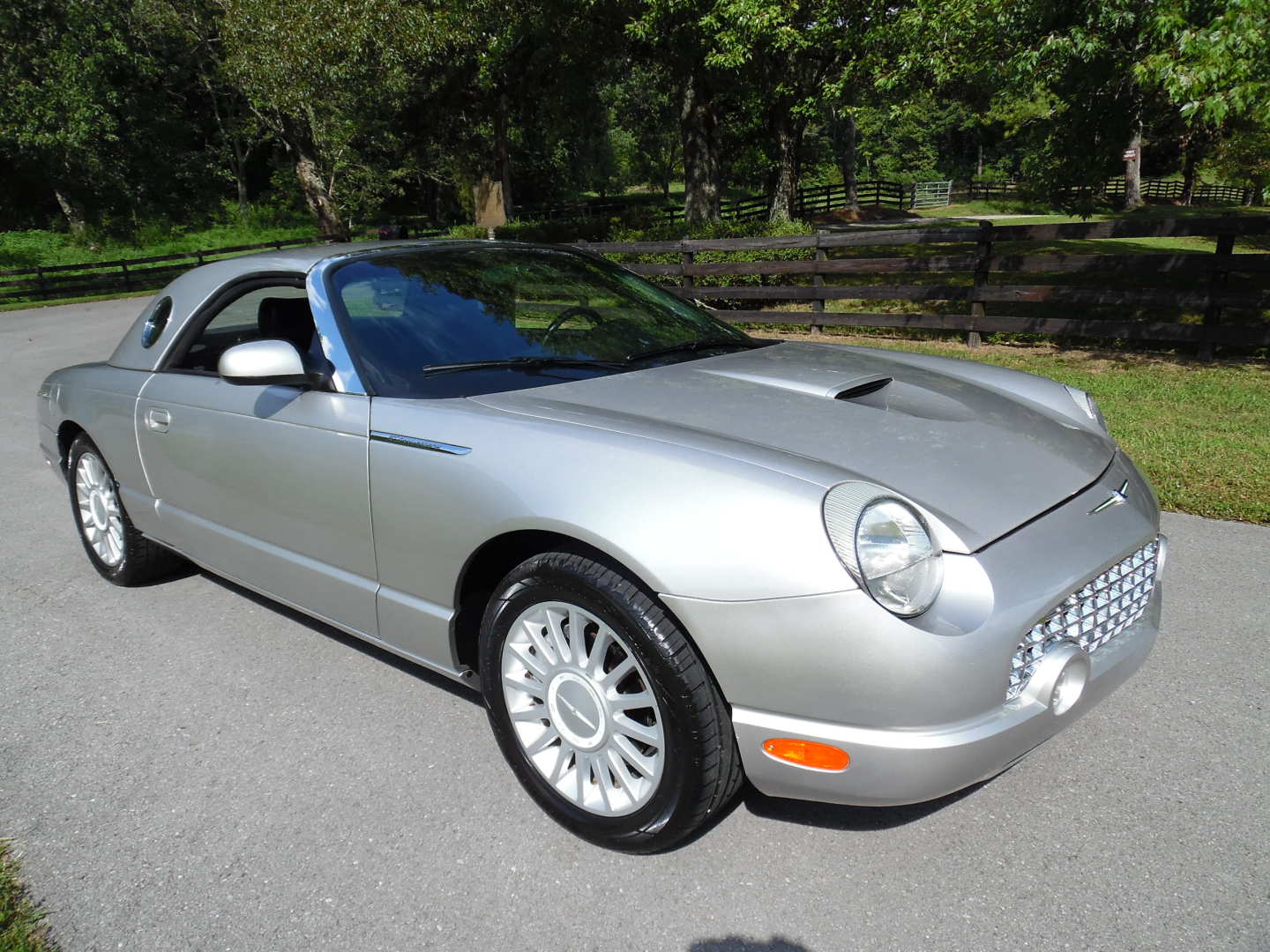 3rd Image of a 2005 FORD THUNDERBIRD PREMIUM HARDTOP