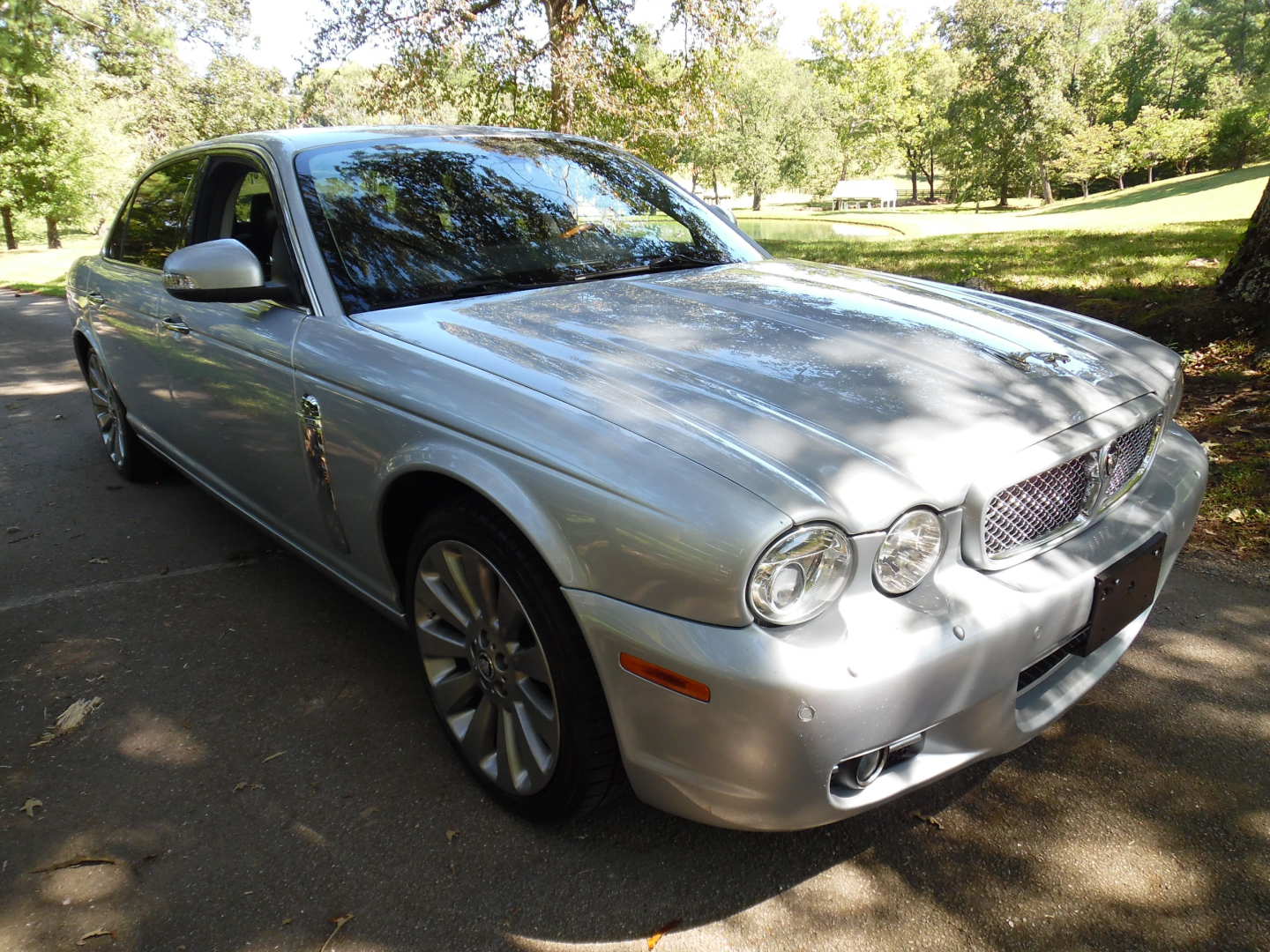 5th Image of a 2008 JAGUAR XJ8 XJ L