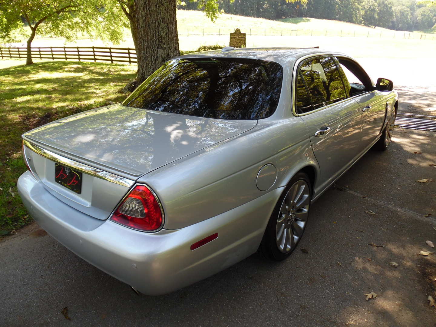 6th Image of a 2008 JAGUAR XJ8 XJ L