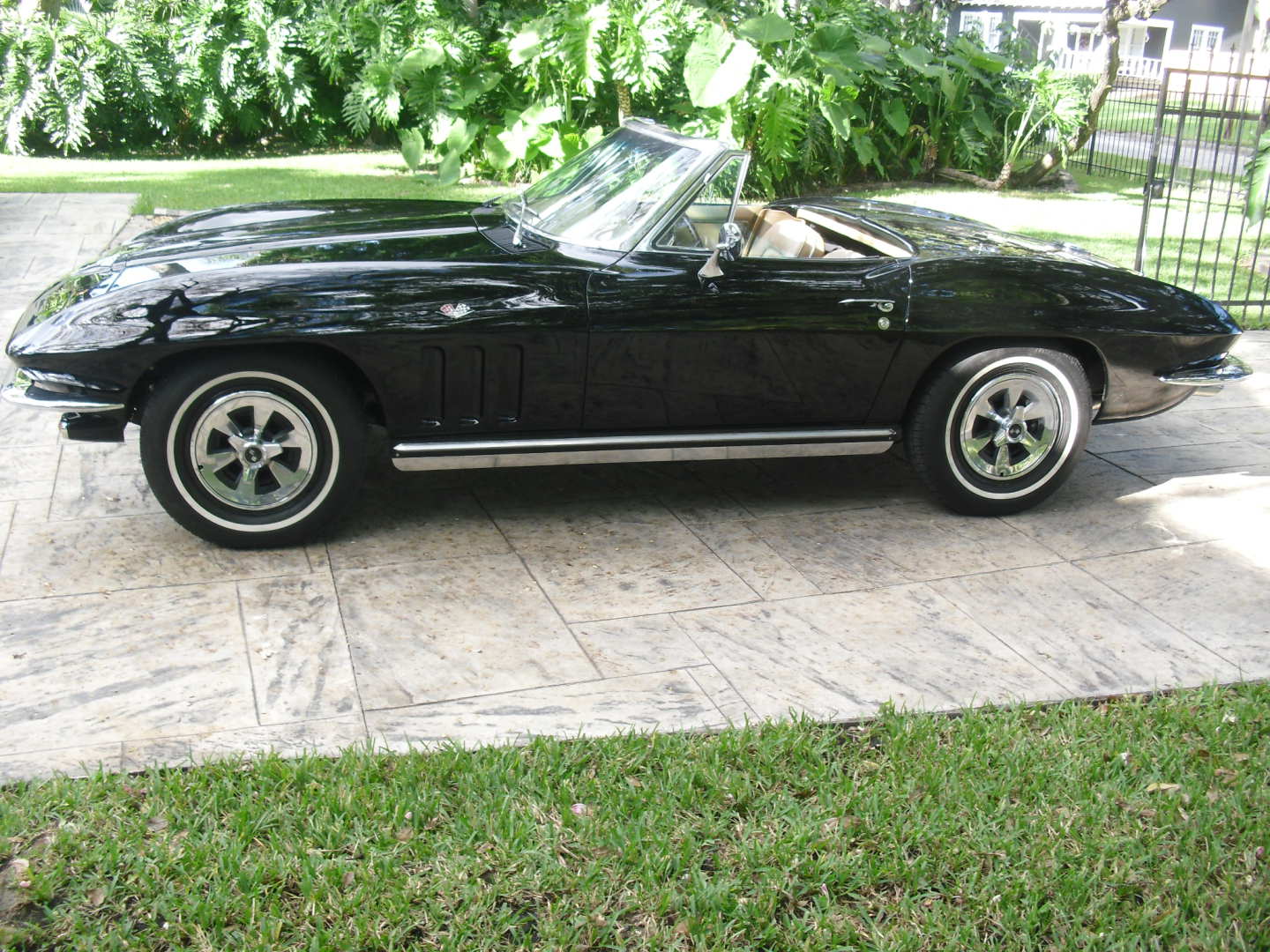 2nd Image of a 1965 CHEVROLET CORVETTE