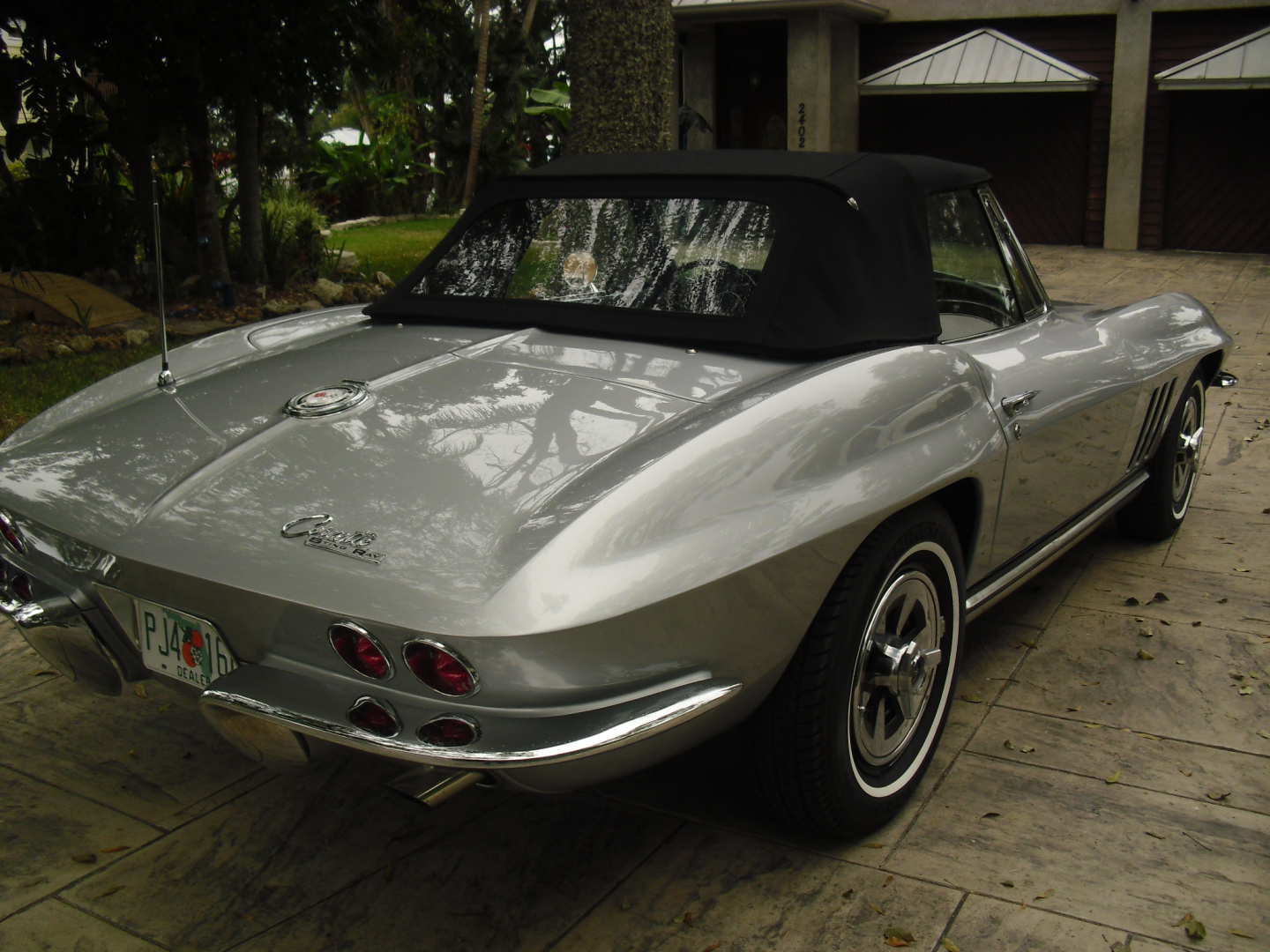 2nd Image of a 1965 CHEVROLET CORVETTE