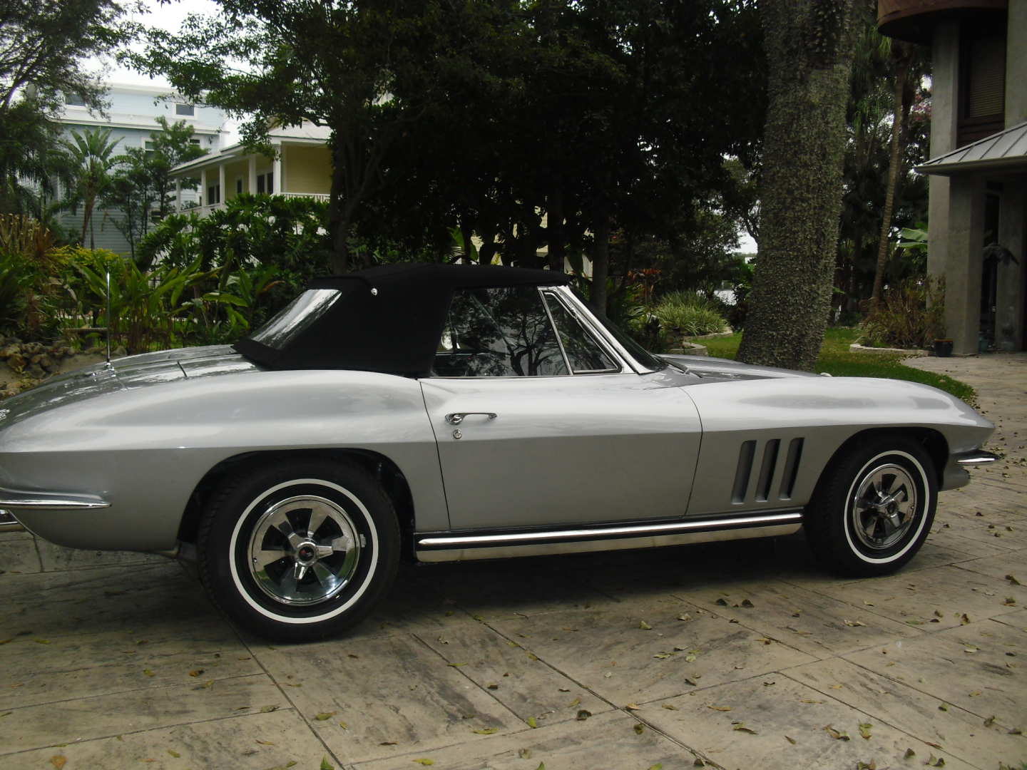 3rd Image of a 1965 CHEVROLET CORVETTE