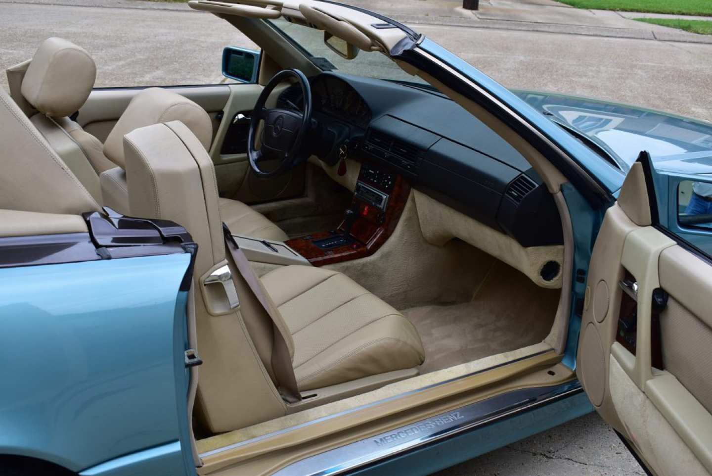 4th Image of a 1993 MERCEDES-BENZ 500 500SL