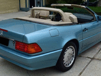 Image 2 of 10 of a 1993 MERCEDES-BENZ 500 500SL