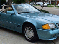 Image 3 of 10 of a 1993 MERCEDES-BENZ 500 500SL