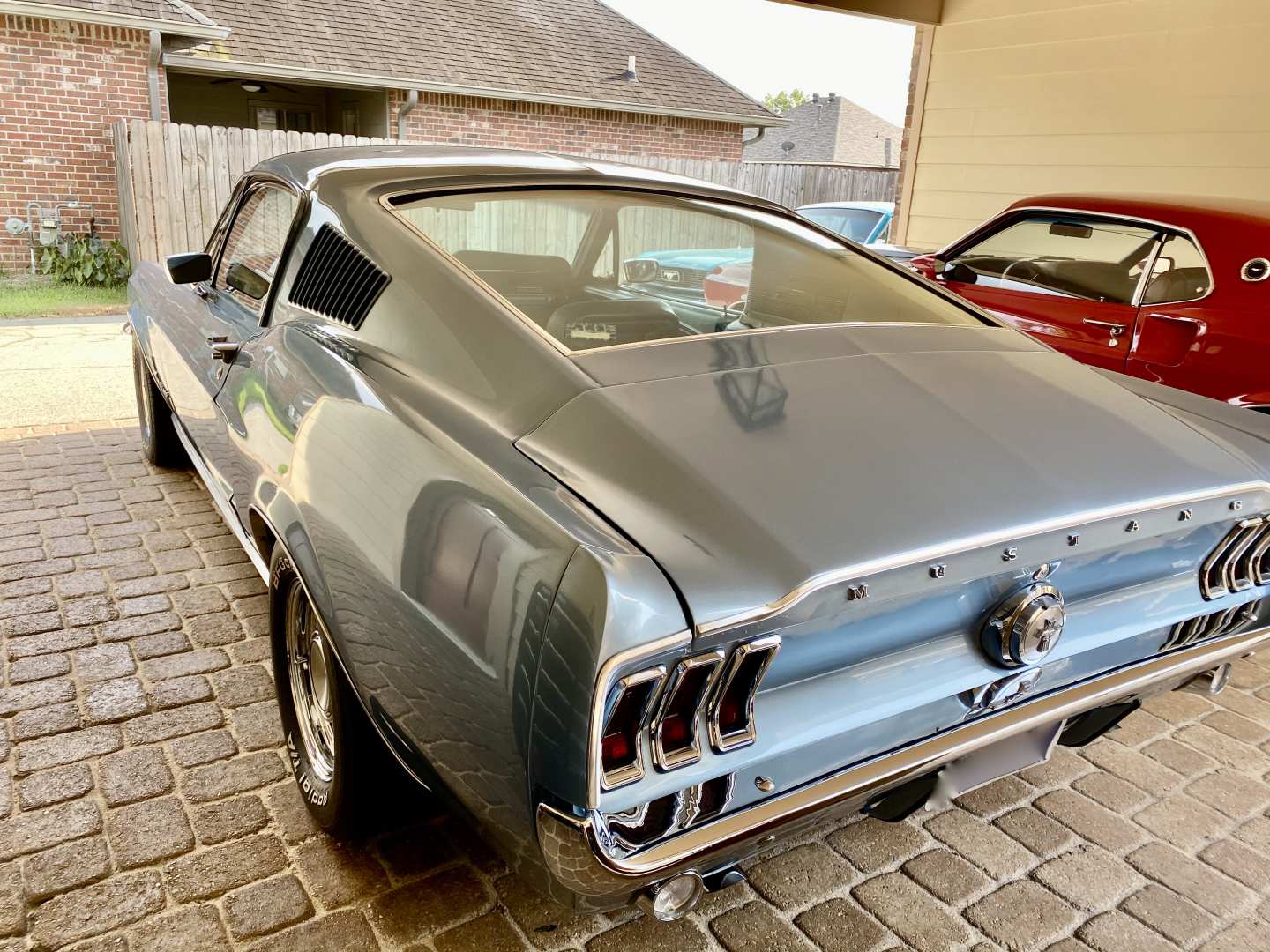 2nd Image of a 1967 FORD MUSTANG