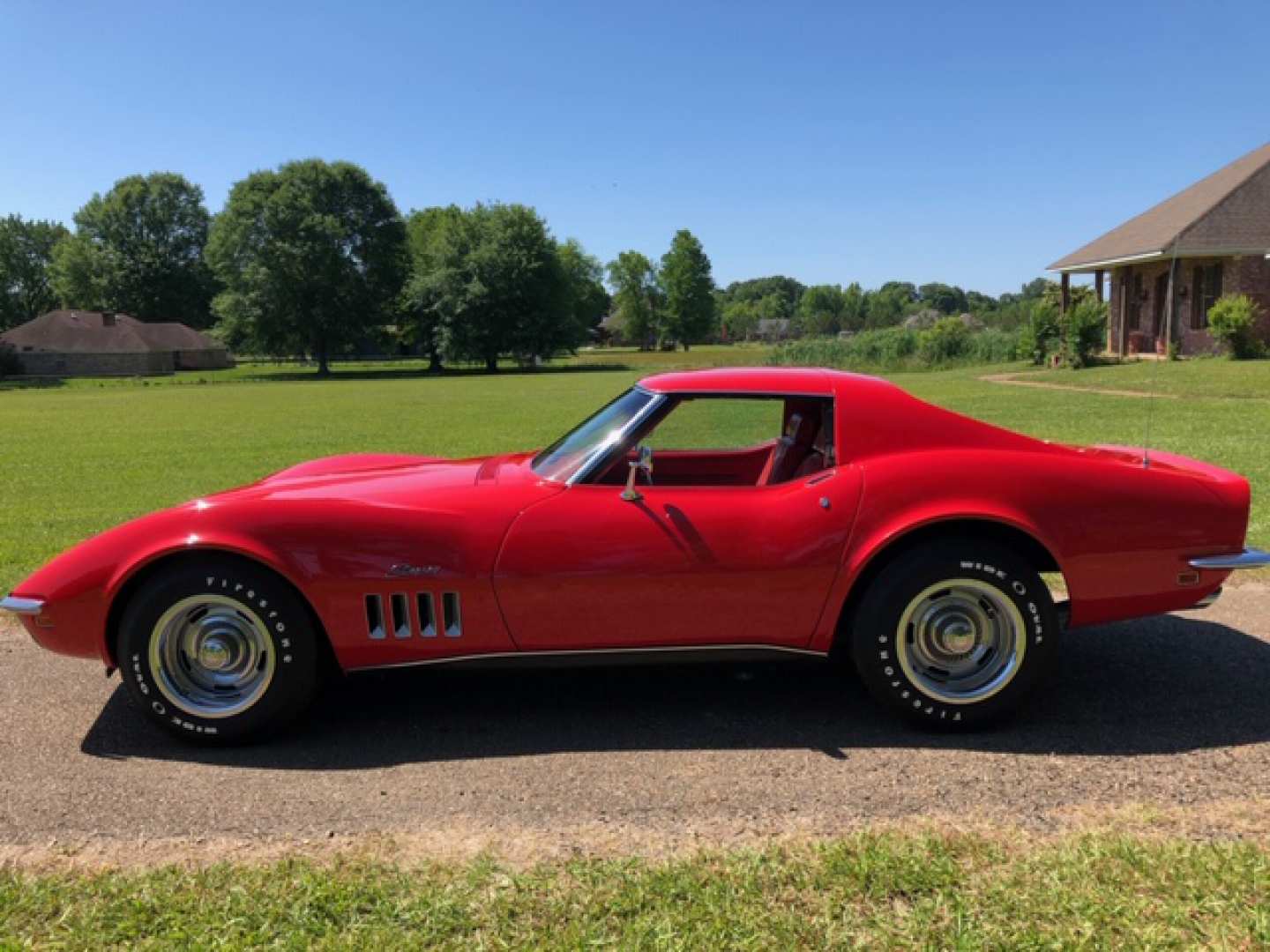 2nd Image of a 1969 CHEVROLET CORVETTE