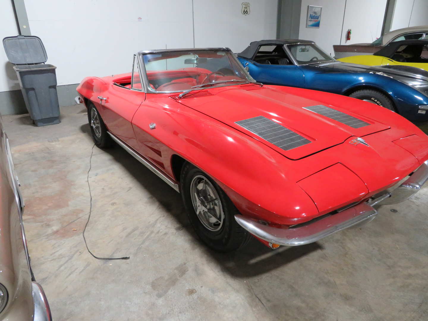 3rd Image of a 1963 CHEVROLET CORVETTE