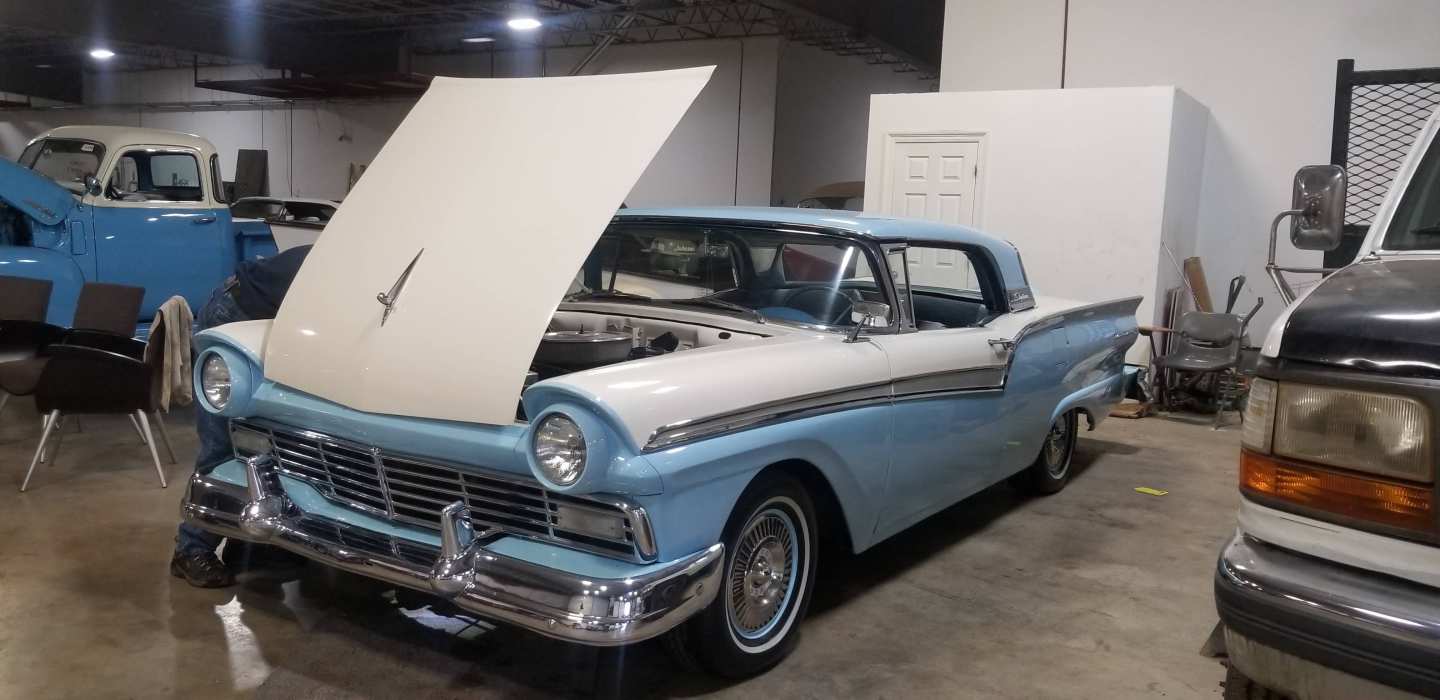 2nd Image of a 1957 FORD SKYLINER
