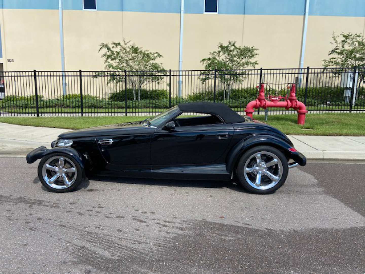 4th Image of a 2000 PLYMOUTH PROWLER