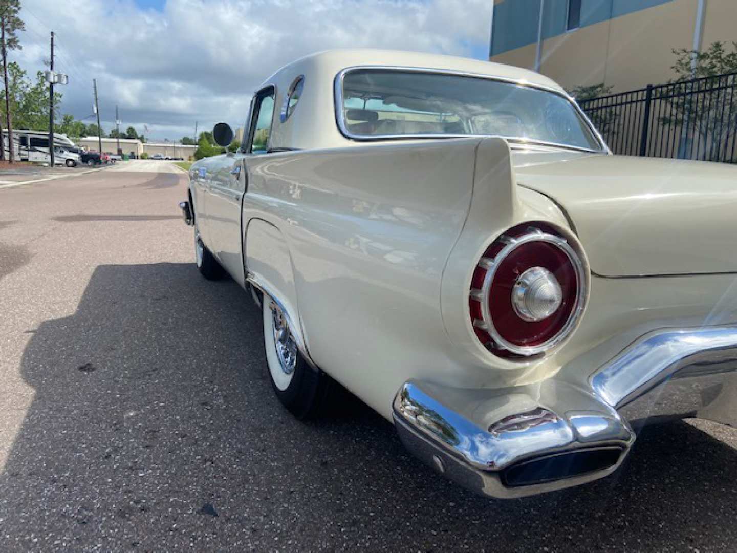 1st Image of a 1957 FORD THUNDERBIRD