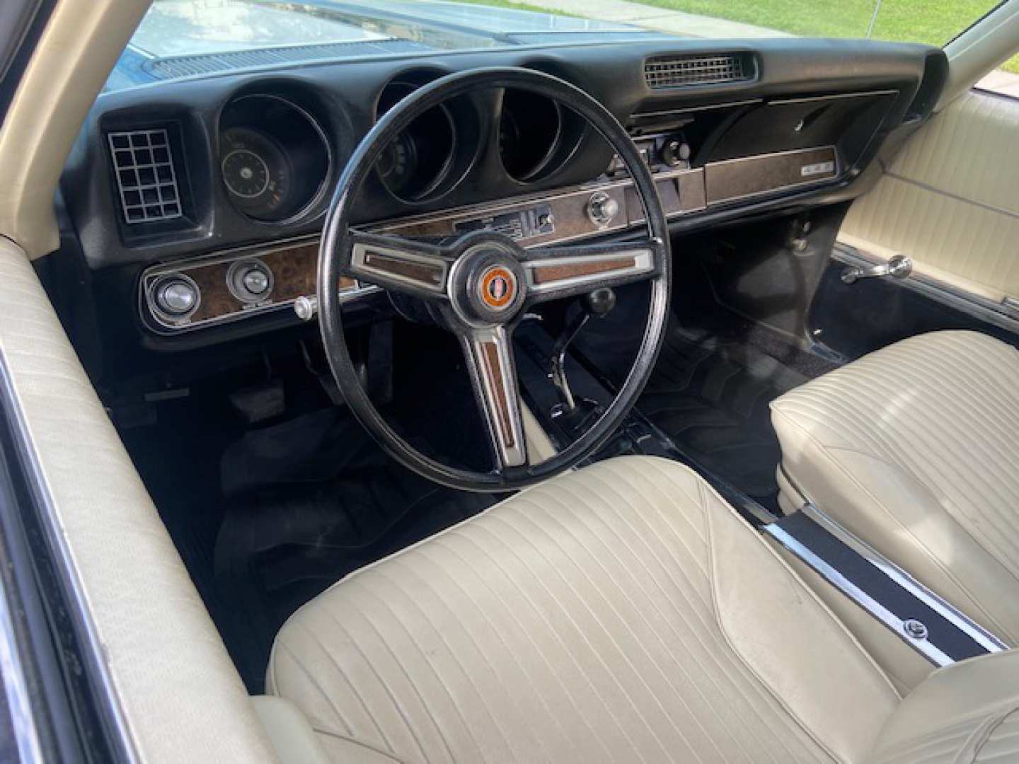 4th Image of a 1969 OLDSMOBILE 442