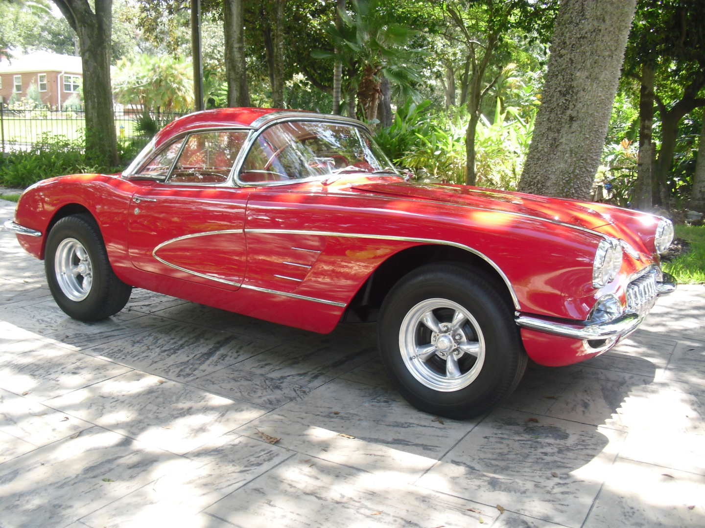 1st Image of a 1960 CHEVROLET CORVETTE