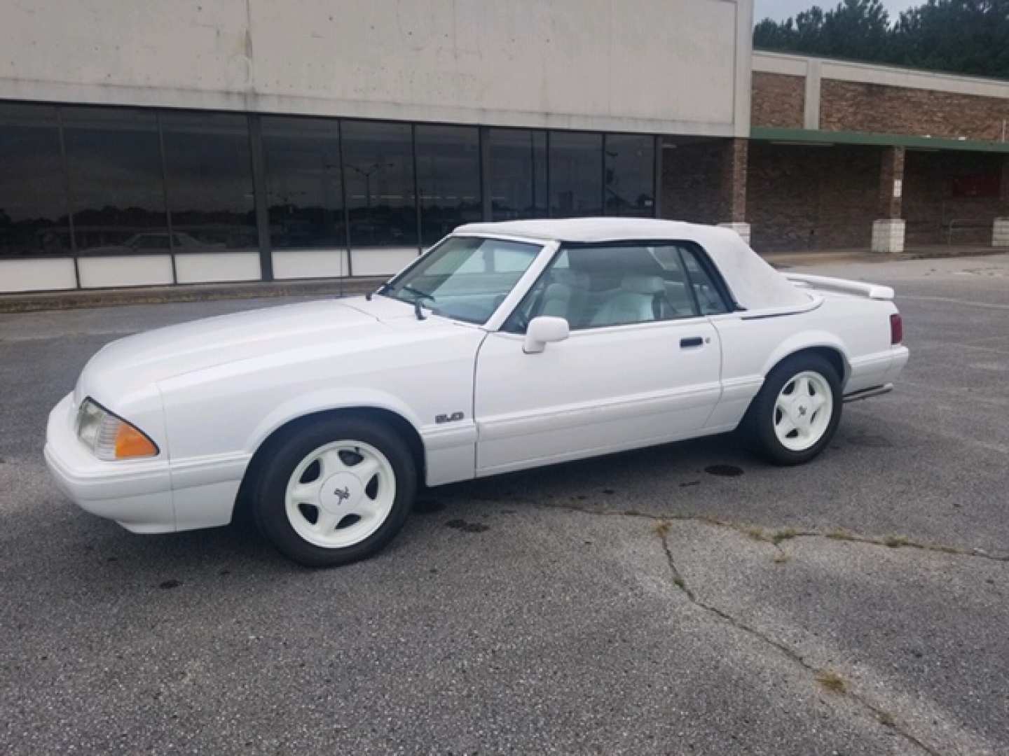 1st Image of a 1993 FORD MUSTANG LX